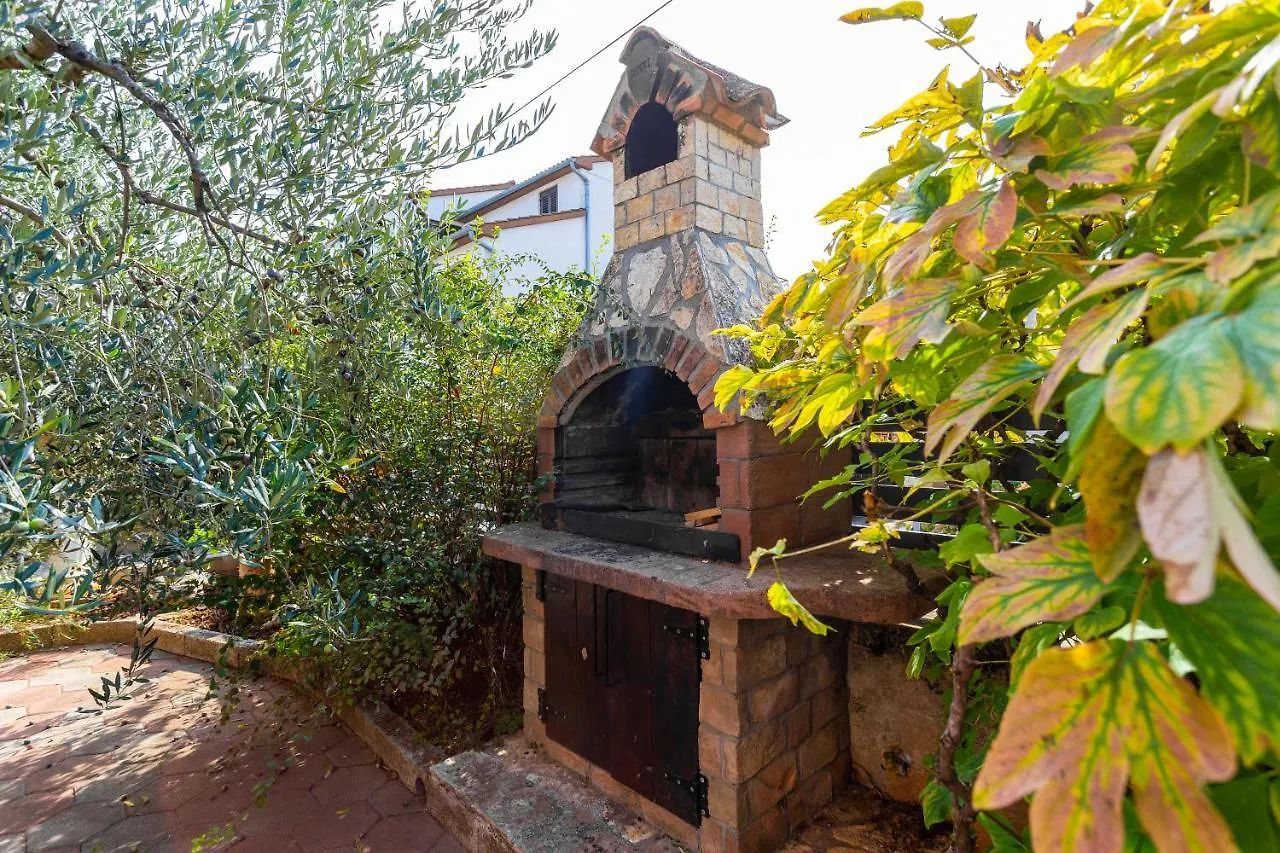 Newly Renovated Apartments In Funtana Kroatien