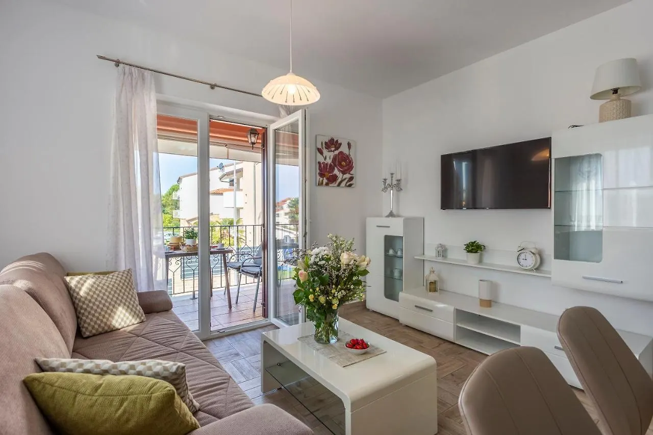 Newly Renovated Apartments In Funtana
