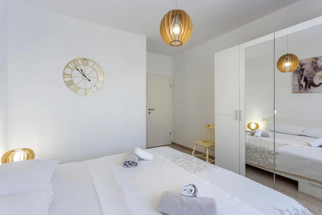 Newly Renovated Apartments In Funtana