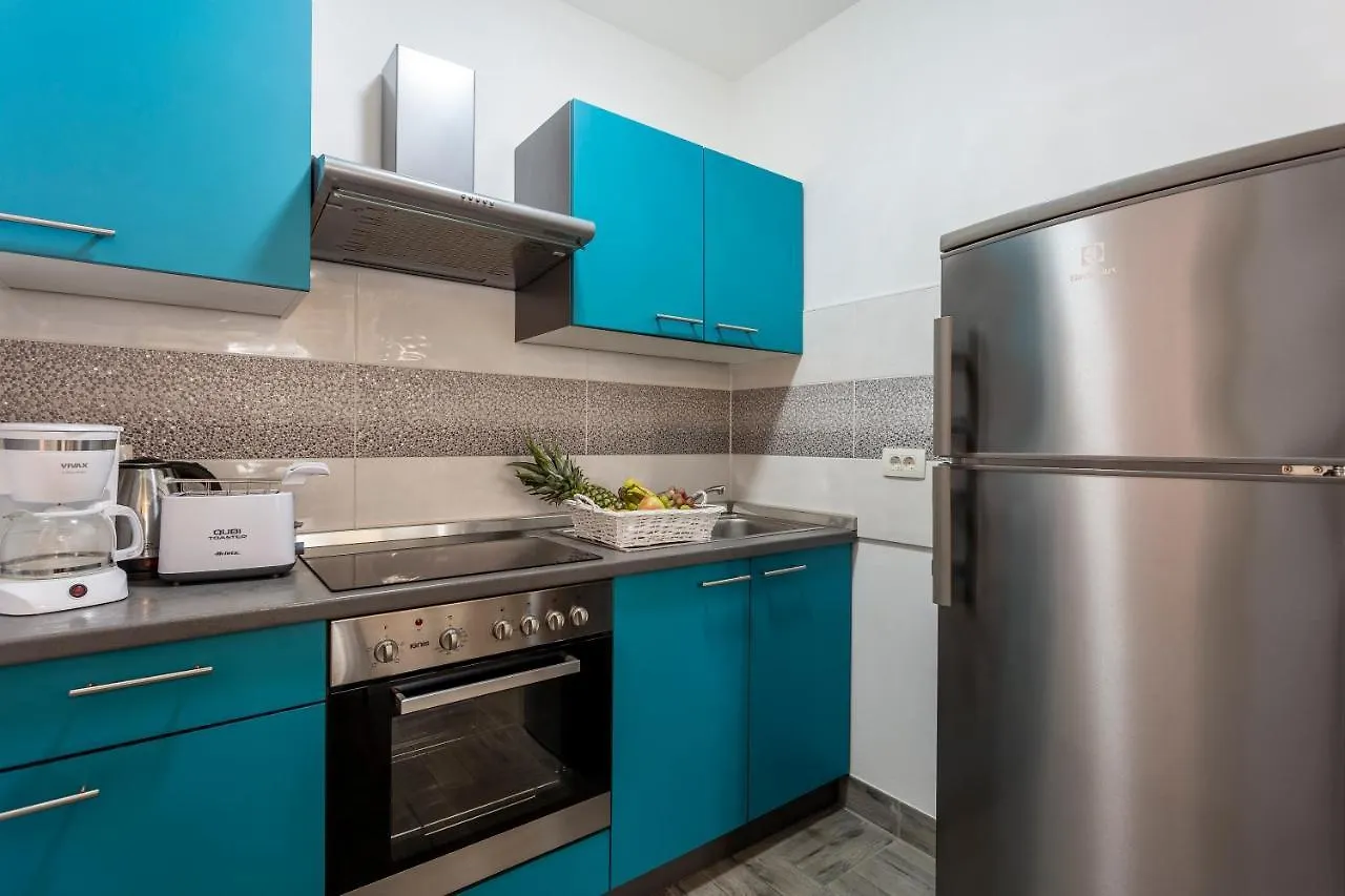 Newly Renovated Apartments In Funtana Kroatien