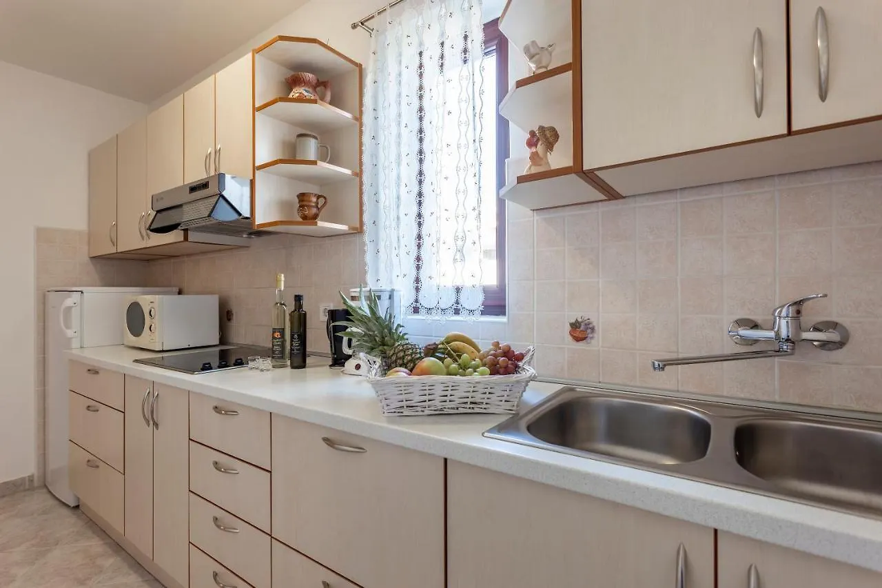 Newly Renovated Apartments In Funtana Kroatien